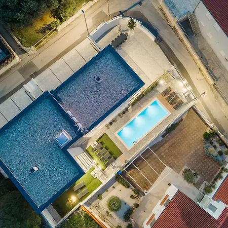 Urban Apartamento Ražanj